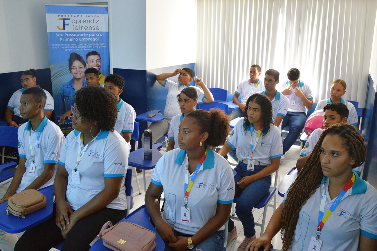 Integrantes Do Jovem Aprendiz Feirense Em Treinamento Para Atuar Nas